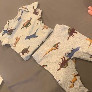 0-3 months dinosaur set